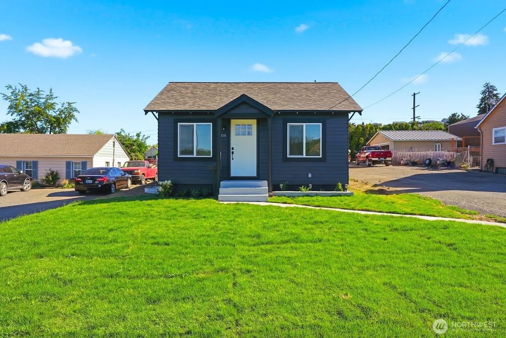 808 Fremont, Selah