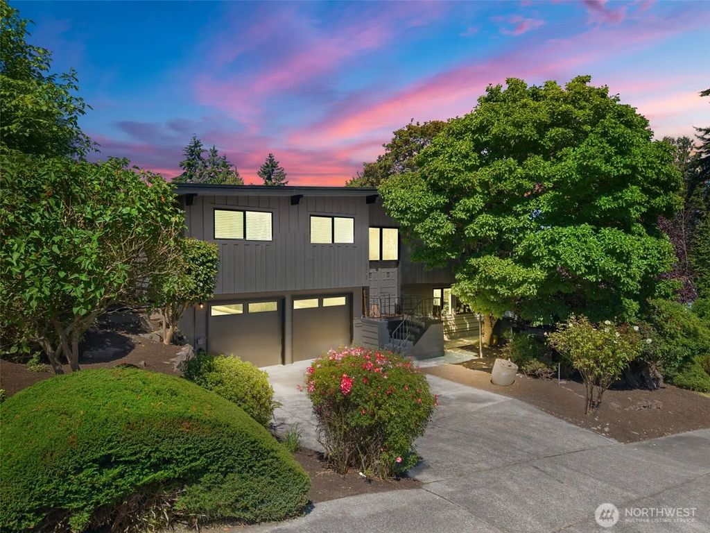 3602 24th Avenue W, Seattle