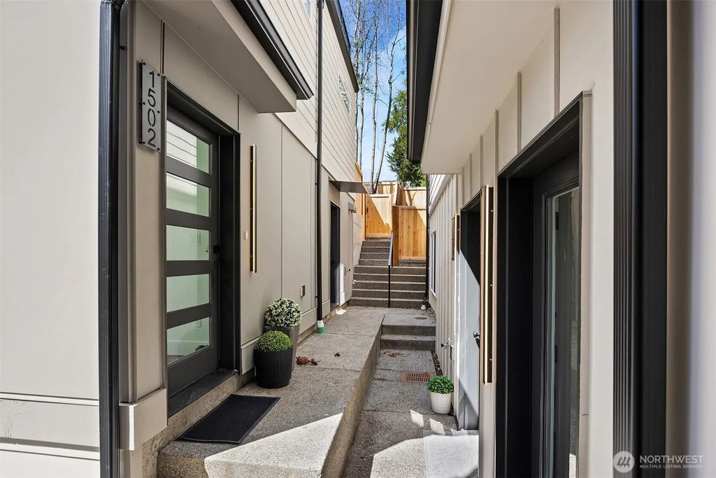 1502 N 100th Street, Seattle