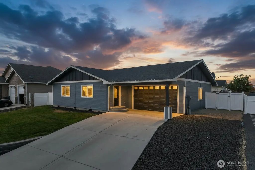 609 Eagle Nest Drive, Granger