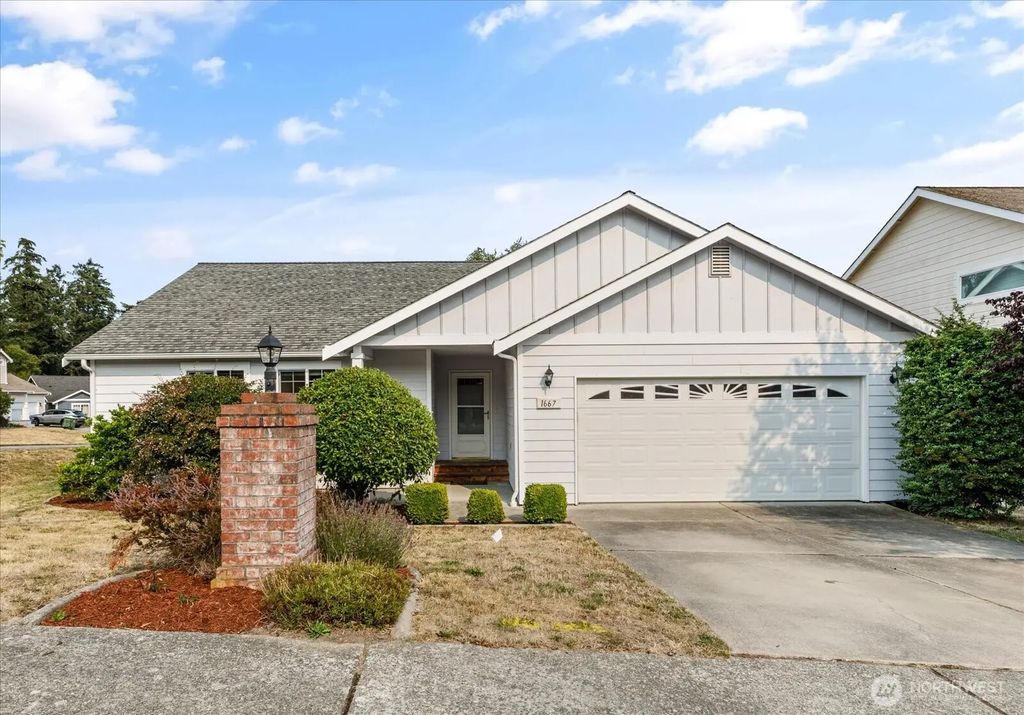 1667 Nw Almond Loop, Oak Harbor