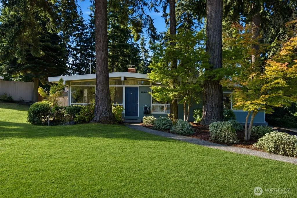 12039 Se 42nd St, Bellevue