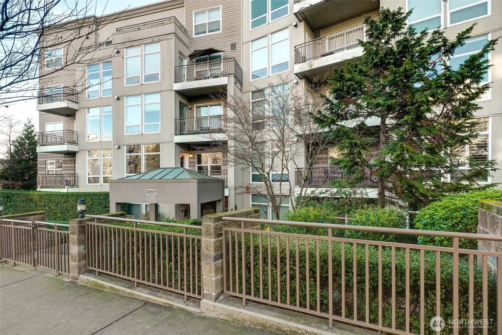 3221 Sw Avalon Way 313, Seattle