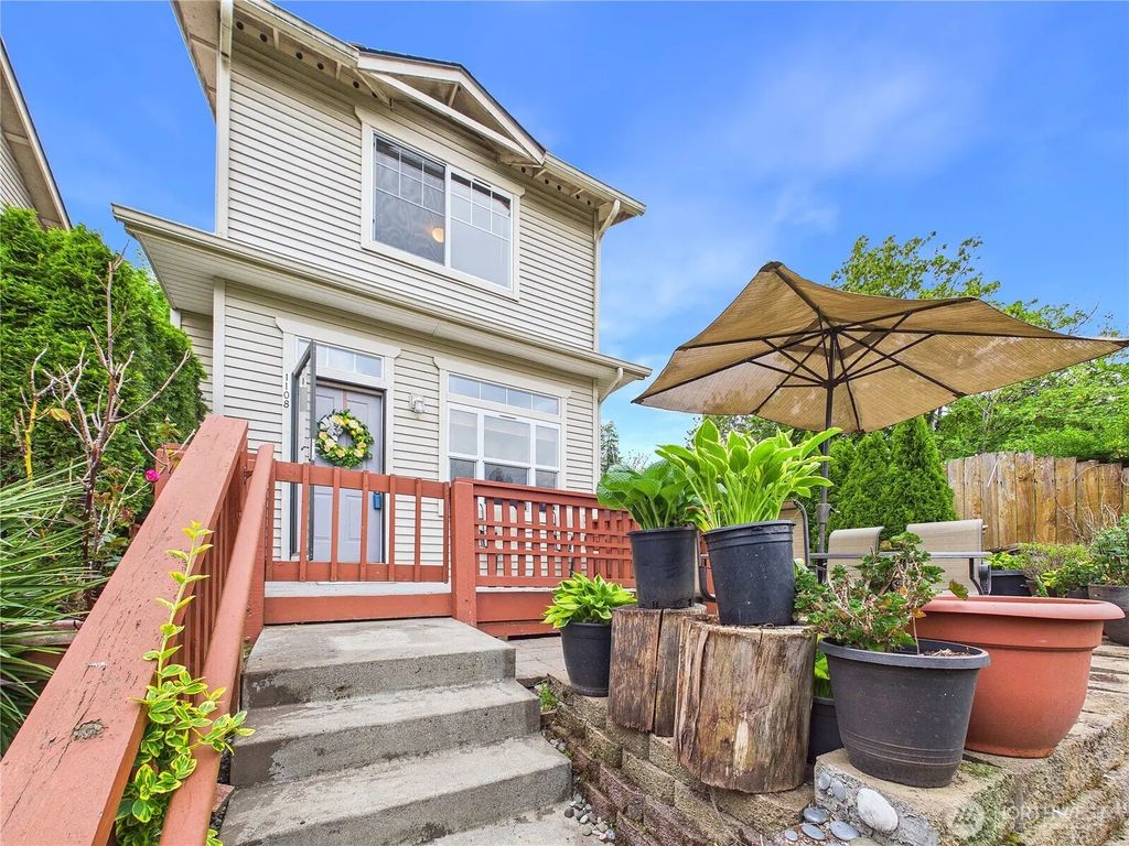 1108 S 207th Street, SeaTac