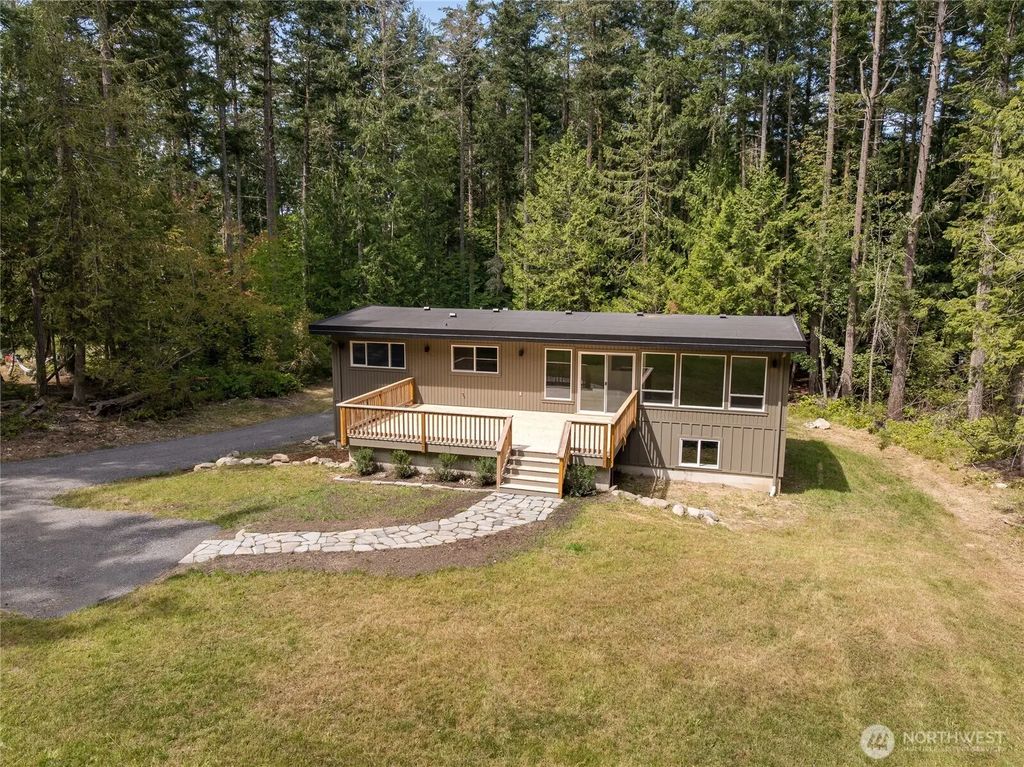 610 Pavey Boulevard, Lopez Island