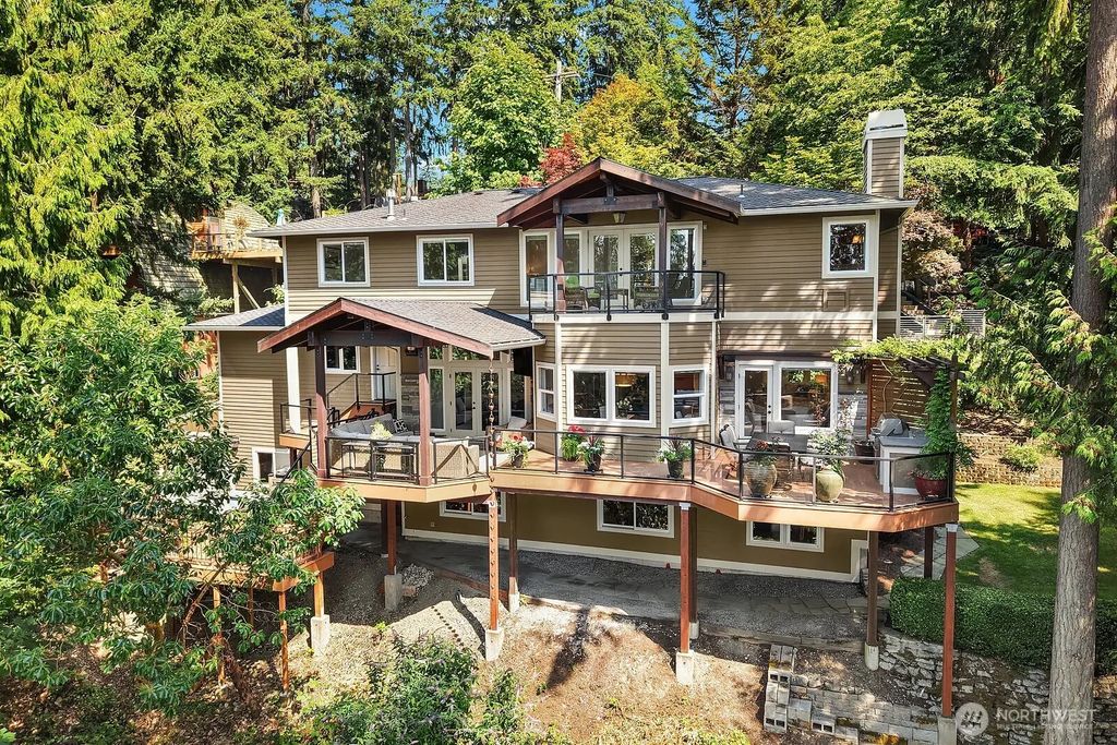 949 207th Avenue Ne, Sammamish