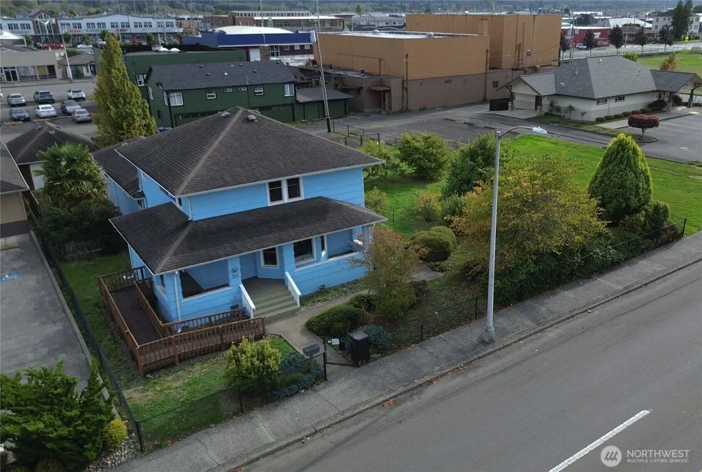 305 W 1st Street, Aberdeen