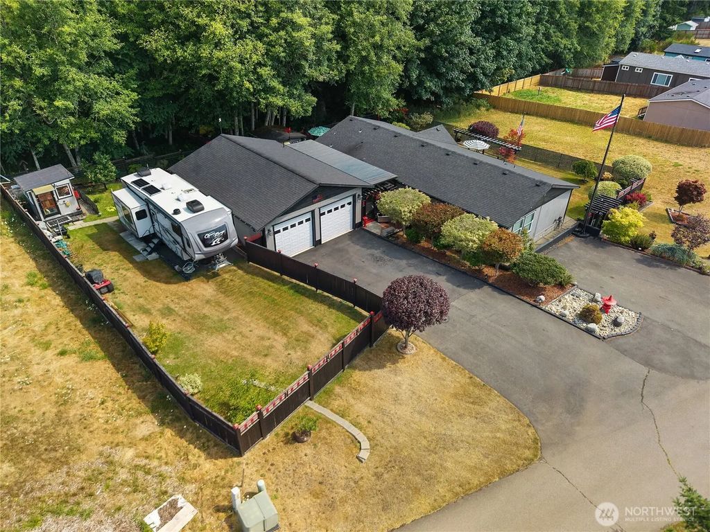 210 W Freedom Lane, Shelton