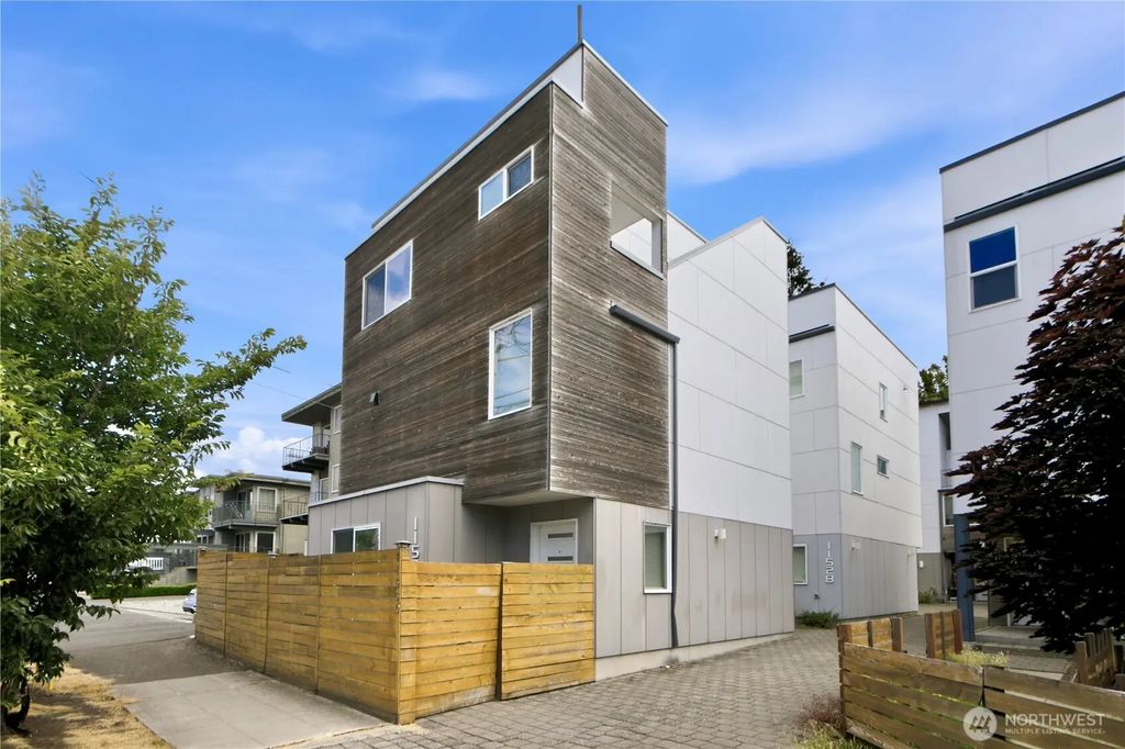 11530 Greenwood Avenue N, Seattle