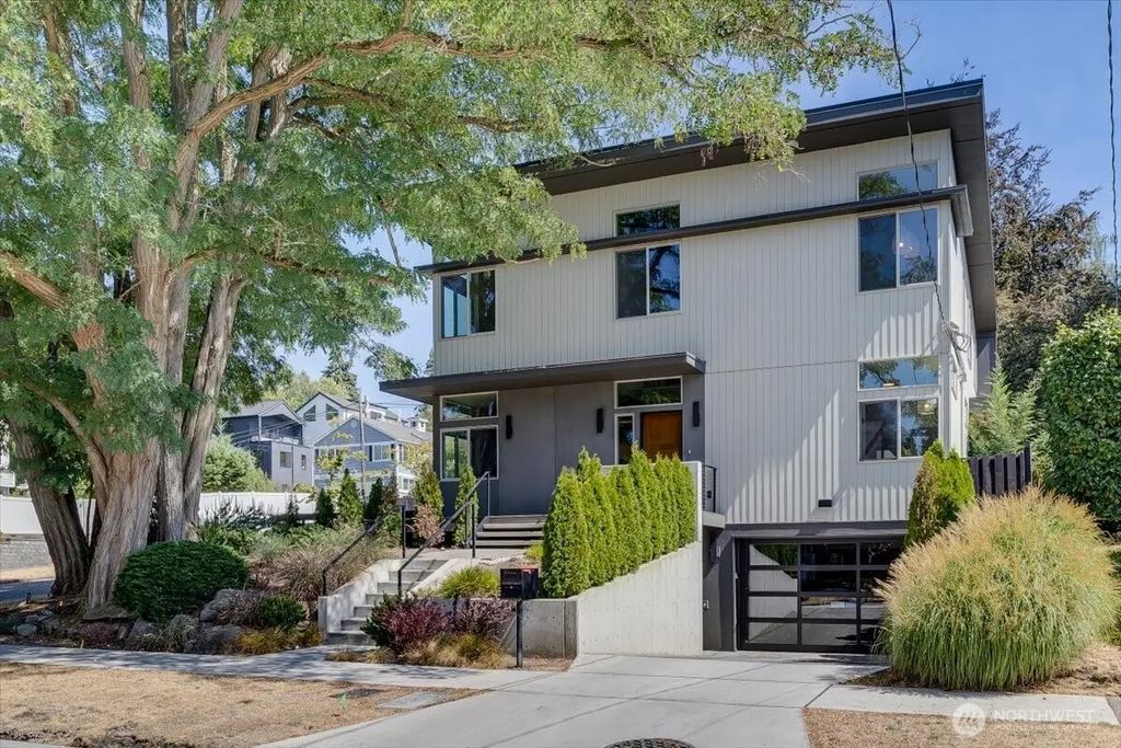 3454 33rd Avenue W, Seattle
