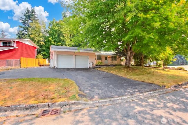21815 6th Avenue W, Bothell