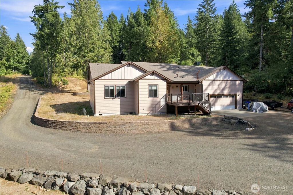 753 E Mason Benson Road, Grapeview