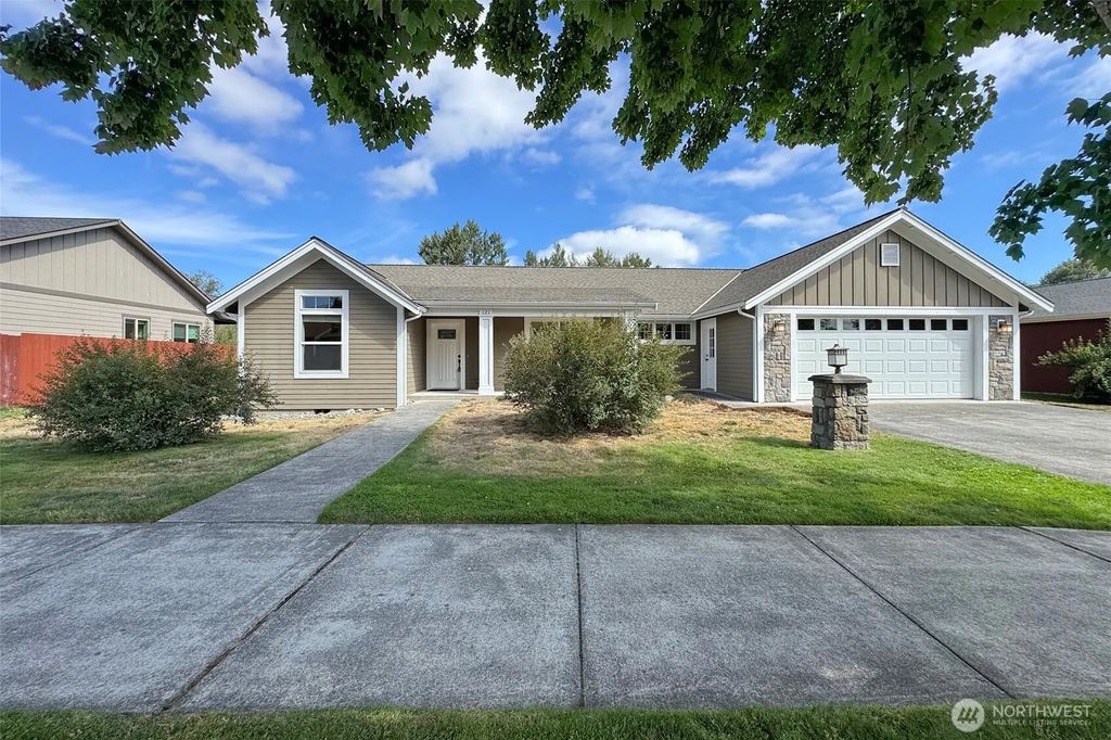 121 Broadmoor Street, Sequim
