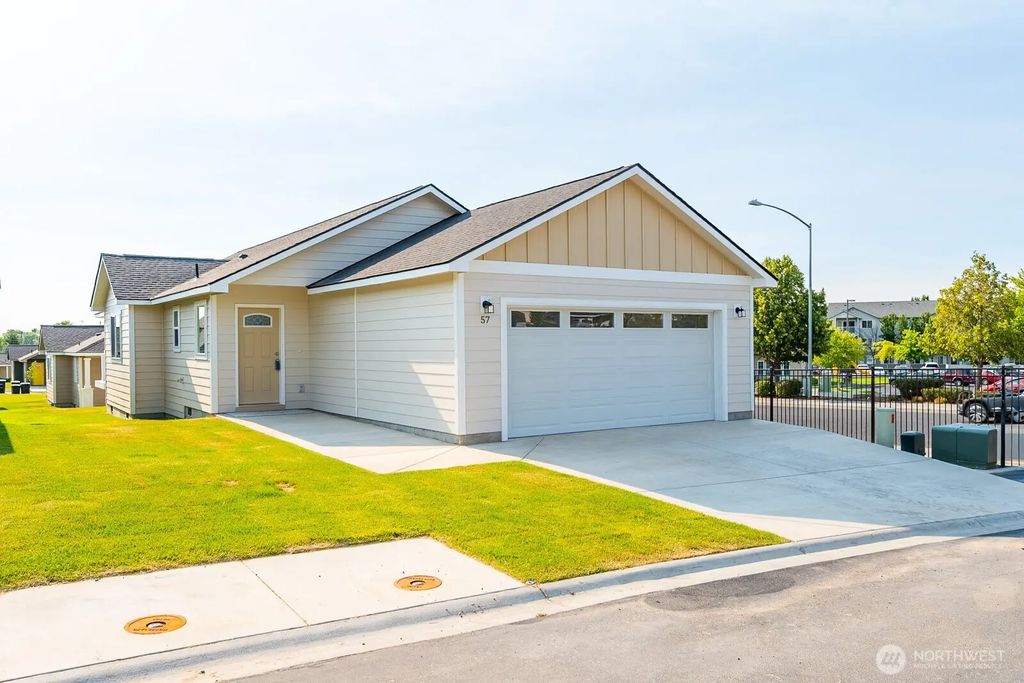 123 E 9th Avenue 58, Moses Lake
