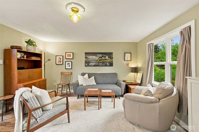3023 Ne 133rd Street, Seattle
