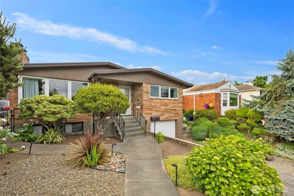 2422 W Lynn Street, Seattle