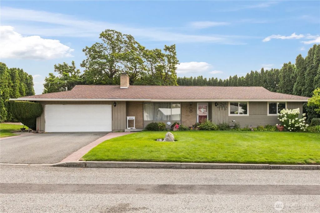903 Selkirk Place, Brewster