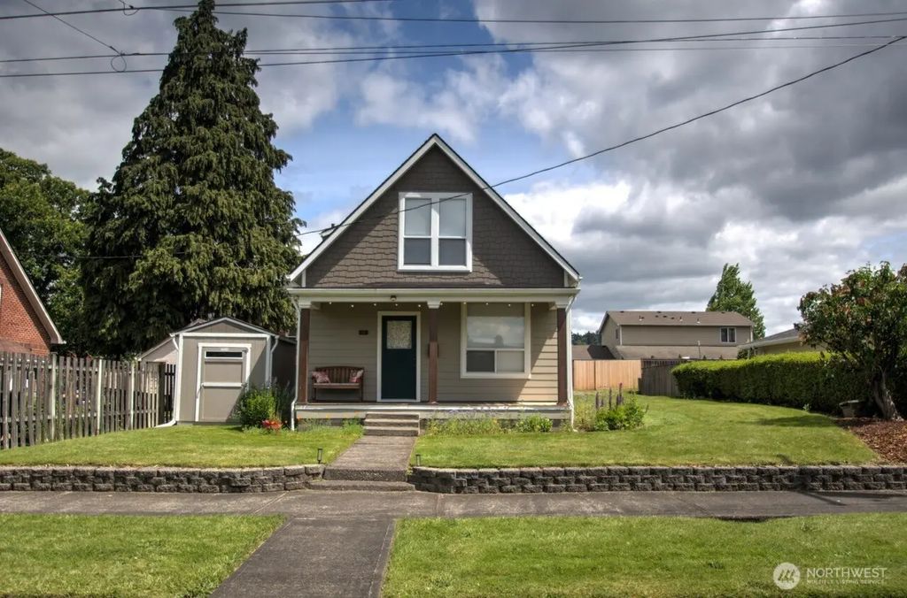 664 Nw New York Avenue, Chehalis