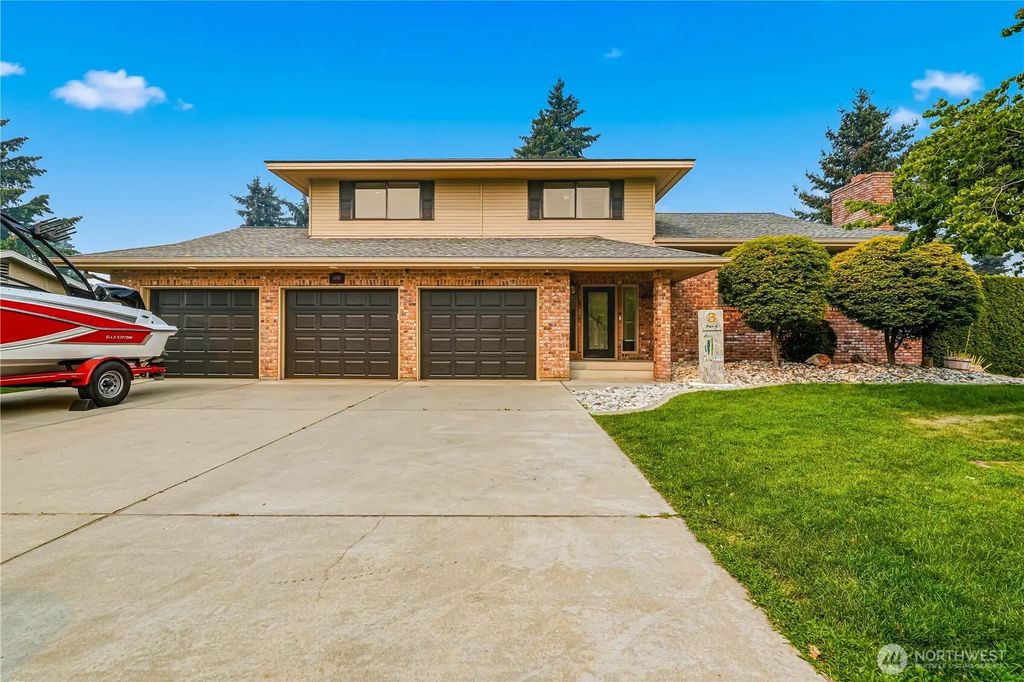 1690 Eastmont Avenue, East Wenatchee