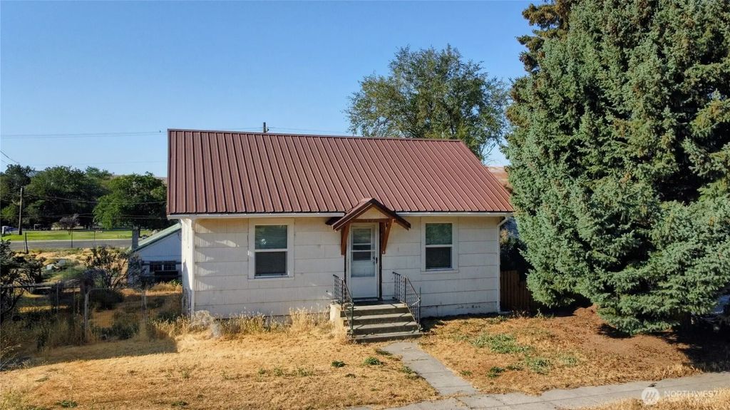112 E Lind Street, Lind