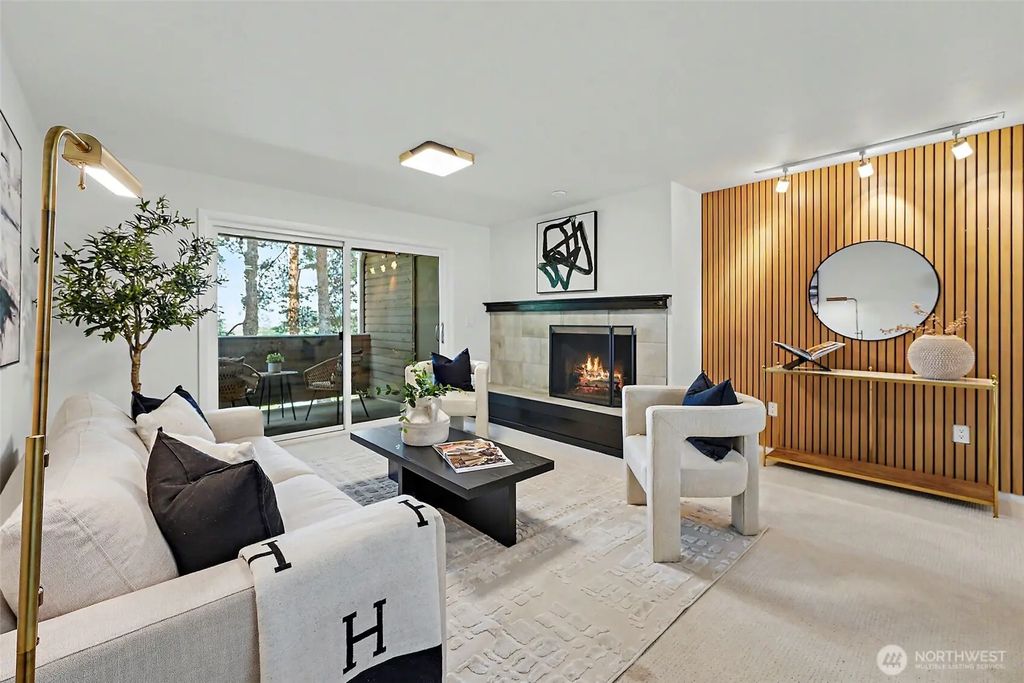 13605 Ne 8th Street 203, Bellevue