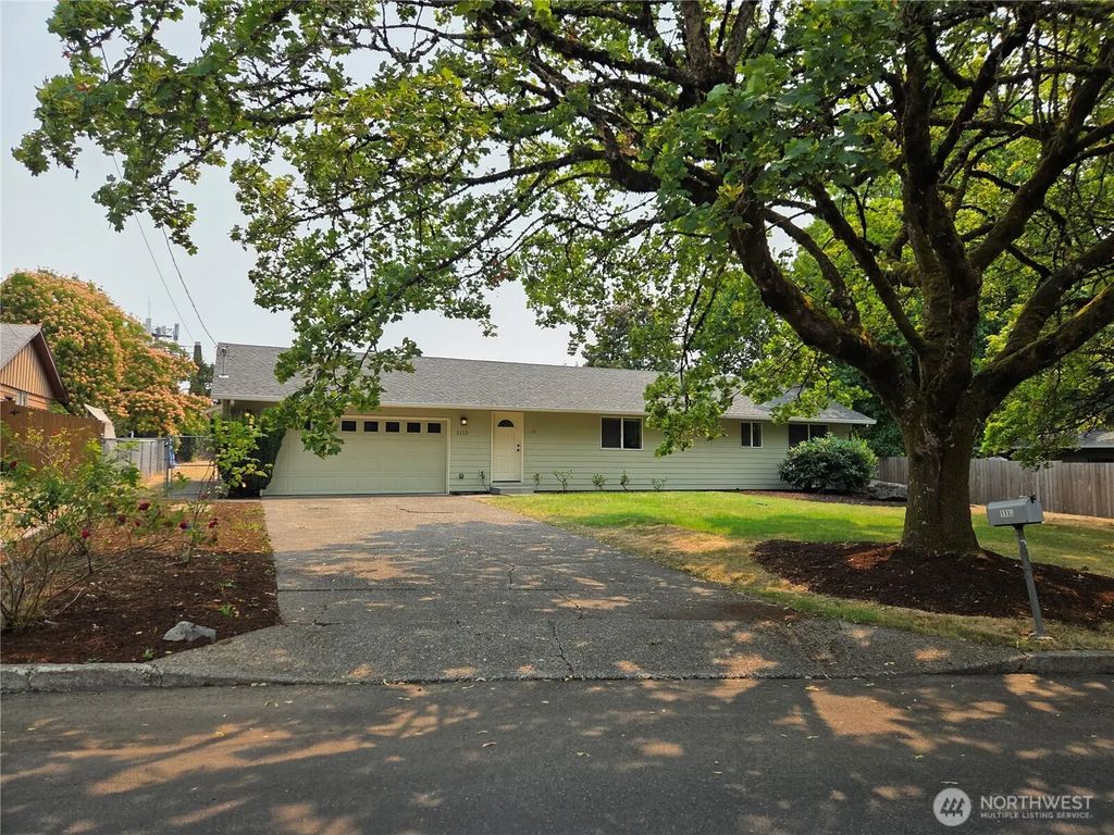 1113 Manzanita Way, Vancouver
