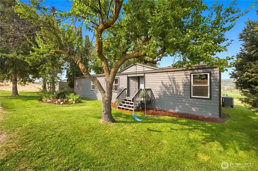 26575 Hwy 97, Brewster
