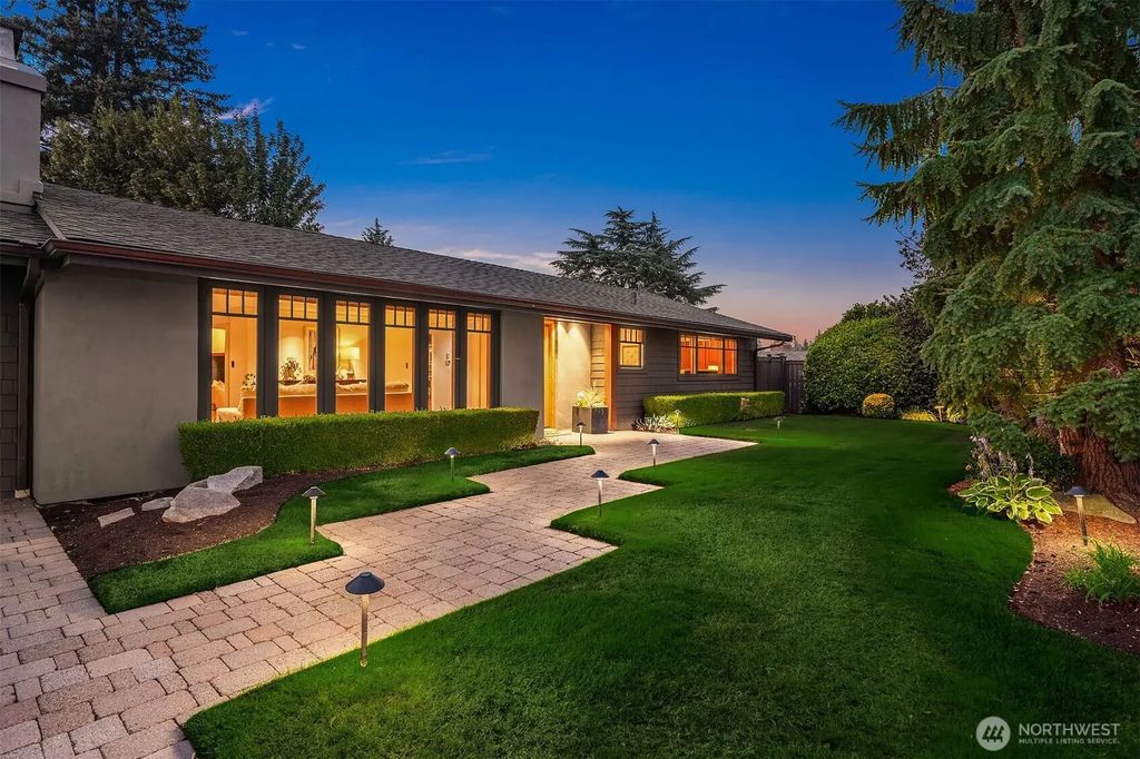 9520 Ne 16th Street, Clyde Hill