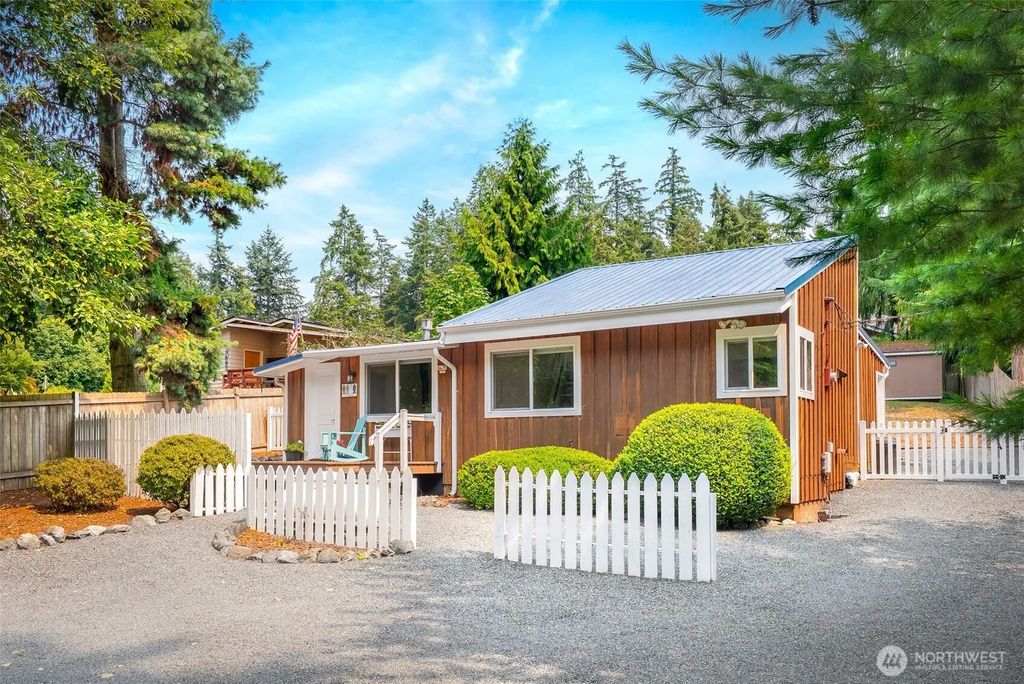 5905 Fish Road, Freeland