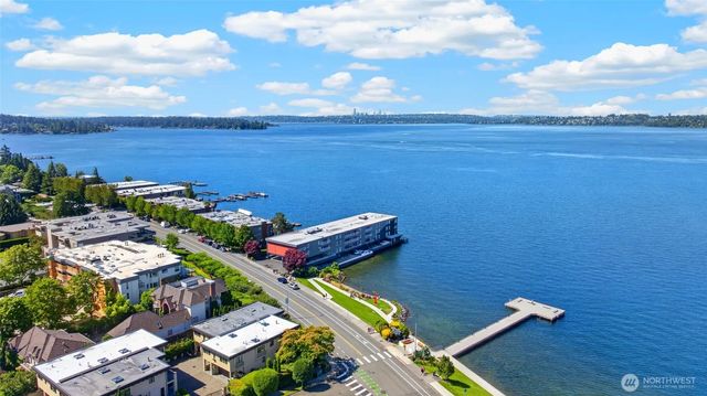 733 S Lake St 209, Kirkland