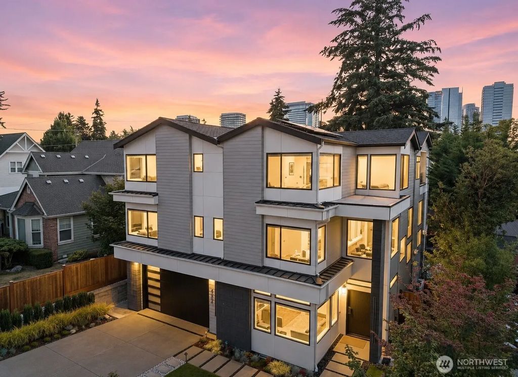 422 98th Avenue Ne, Bellevue