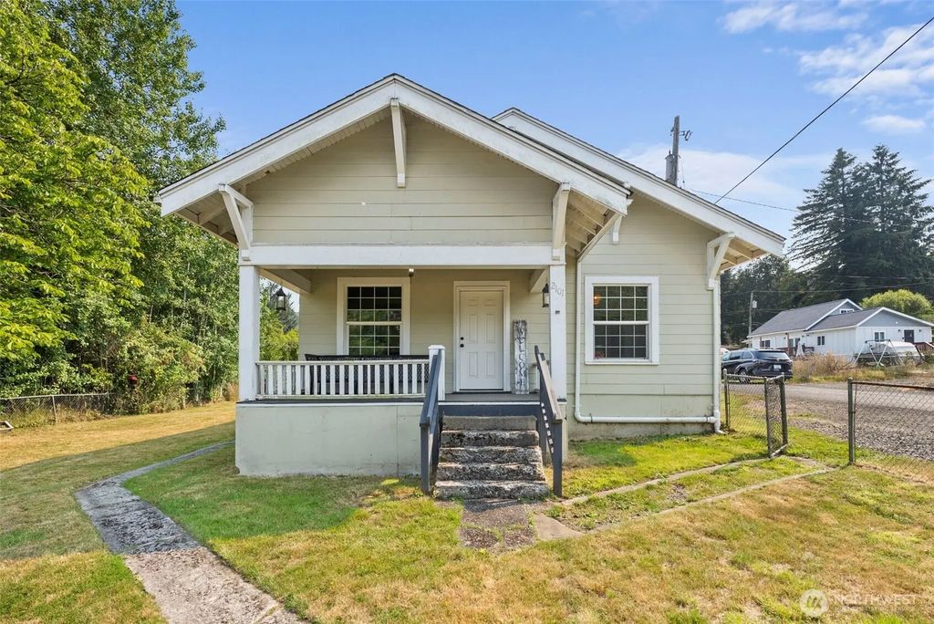 2101 Henkle Street, Raymond