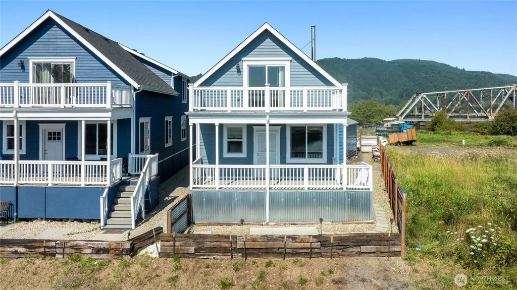 346 Island Lane, Raymond