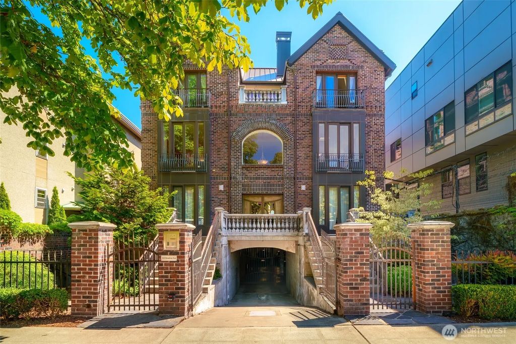 1122 Broadway E 301, Seattle
