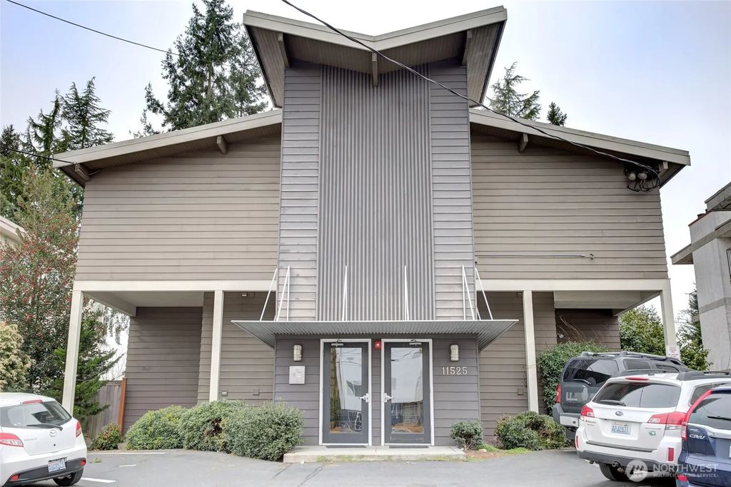 11525 Greenwood Avenue N 401, Seattle