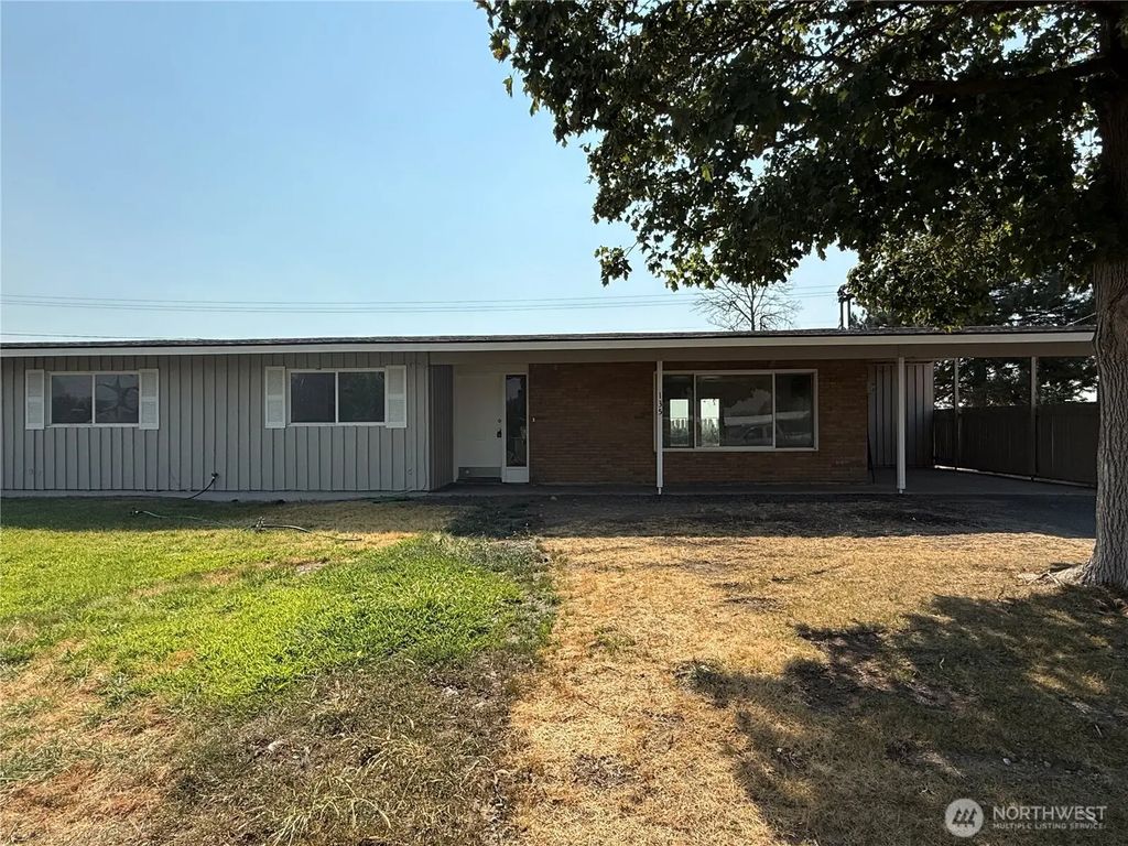 135 Schilling Drive, Moses Lake