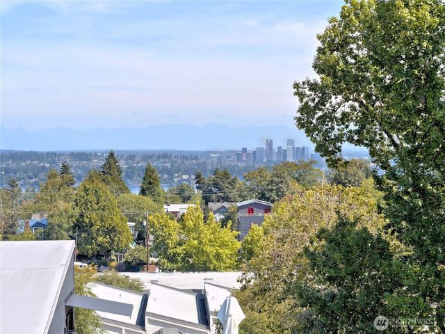 435 19th Avenue E, Seattle