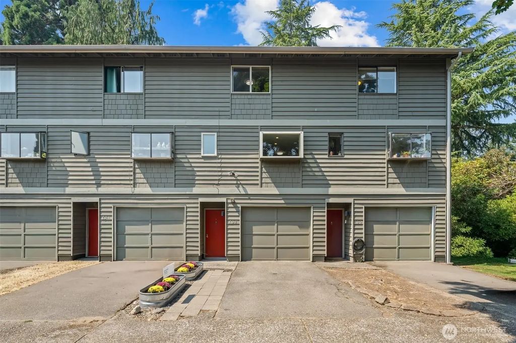 702 Nw 189th Lane, Shoreline