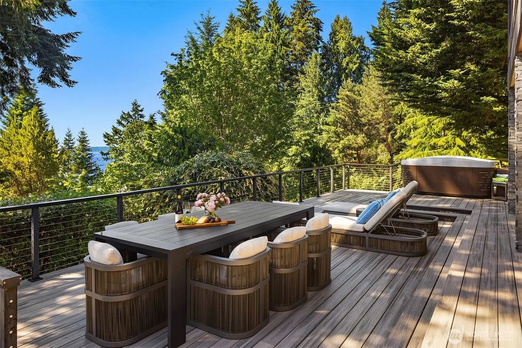 899 Nw Elford Drive, Seattle