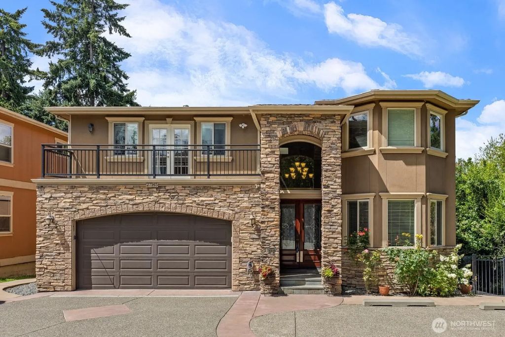 27145 11th Place S, Des Moines