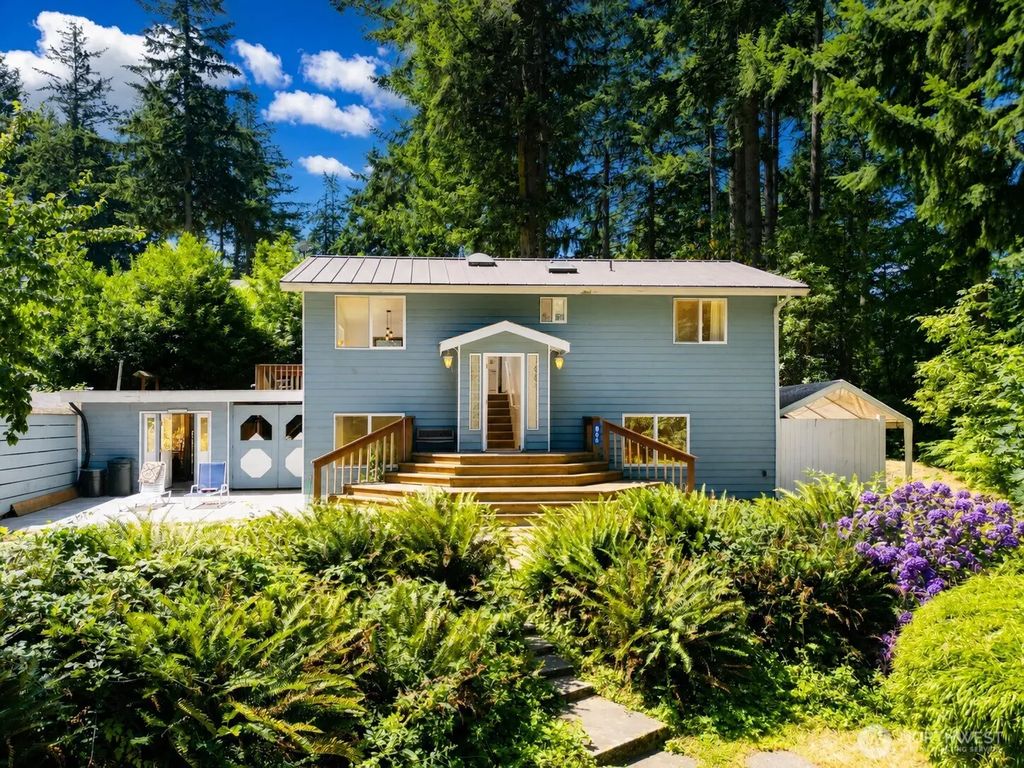66 Port Susan Dr., Hat Island