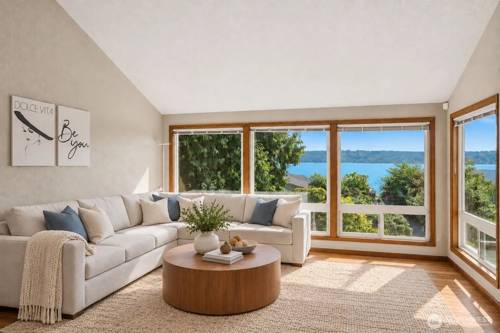 242 W Lake Sammamish Parkway Se, Bellevue