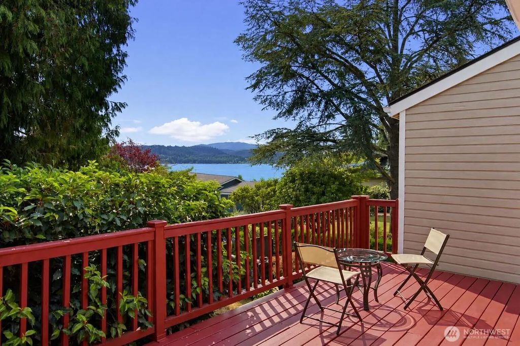242 W Lake Sammamish Parkway Se, Bellevue