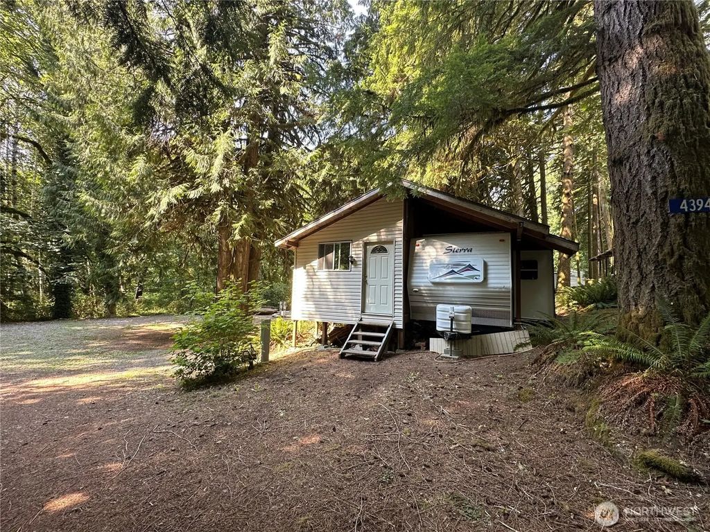4394 Sahalee Trail, Concrete