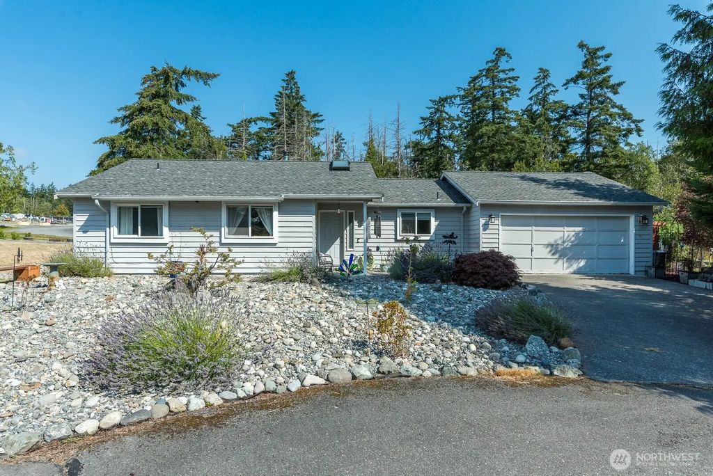 62 Kulshan Circle, La Conner