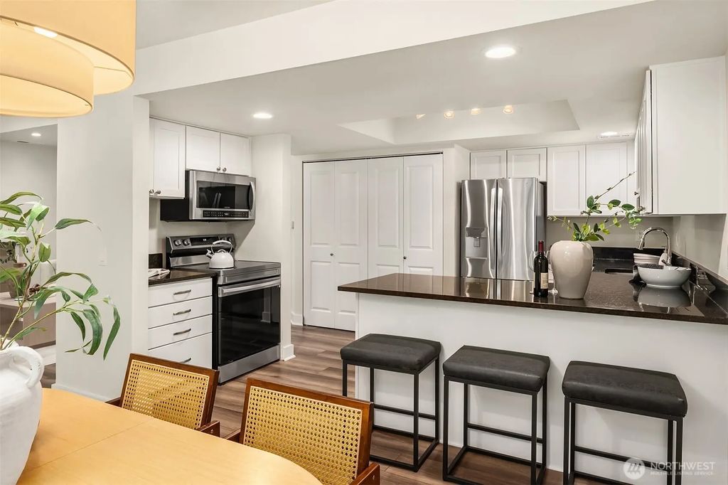 4283 152nd Court Se 2b, Bellevue