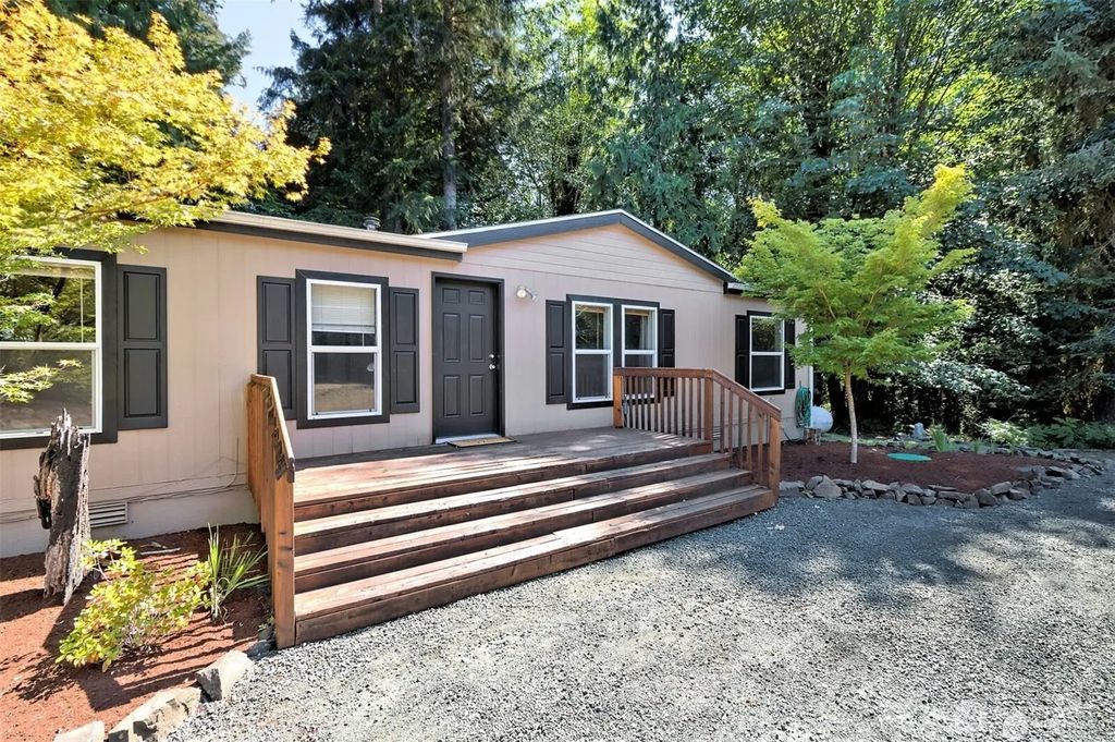 101 E Herron Place, Shelton