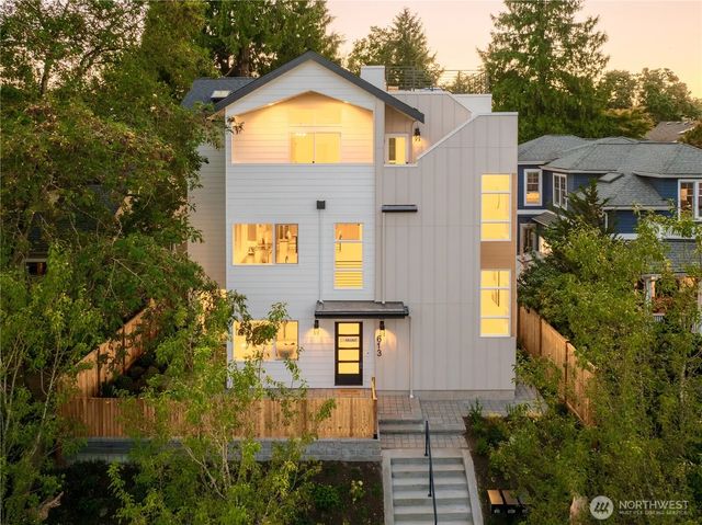 613 18th Avenue E, Seattle