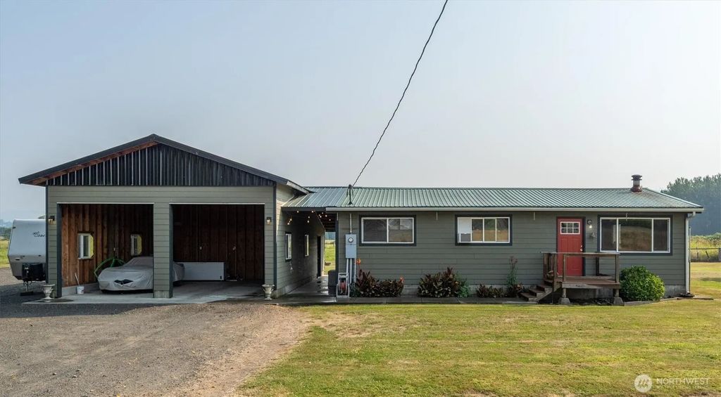 126 W Sunny Sands, Cathlamet