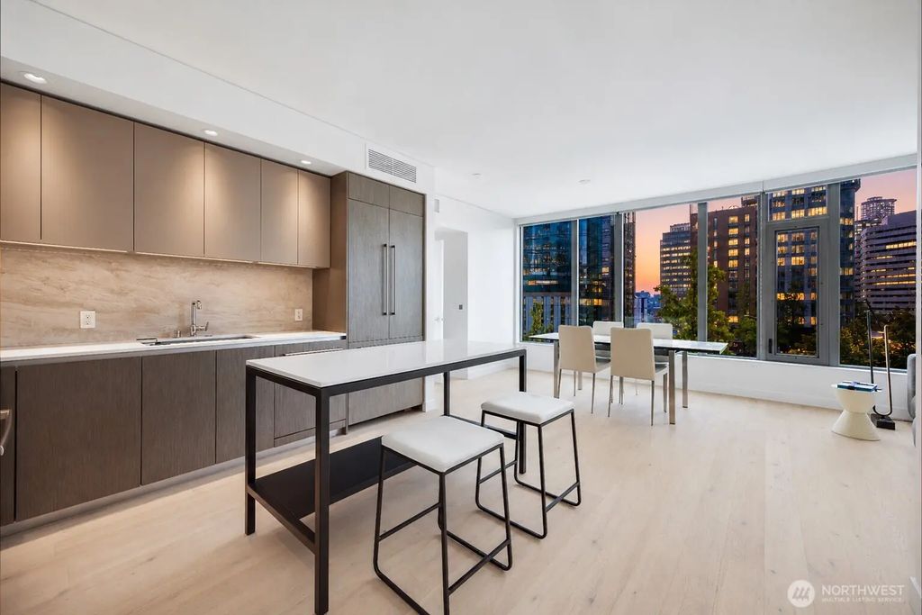 2510 6th Avenue 403, Seattle